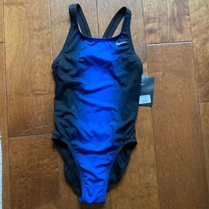 NWT Nike women’s performance  Fade Sting Fastback one piece swimsuit size 6